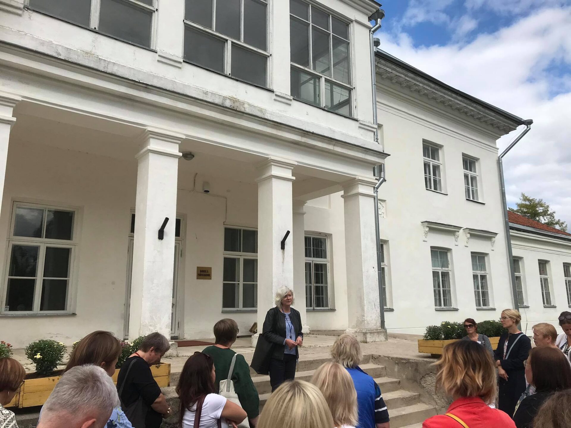 EAÜS-i suvekool tõi ajalooõpetajad Raplamaale﻿