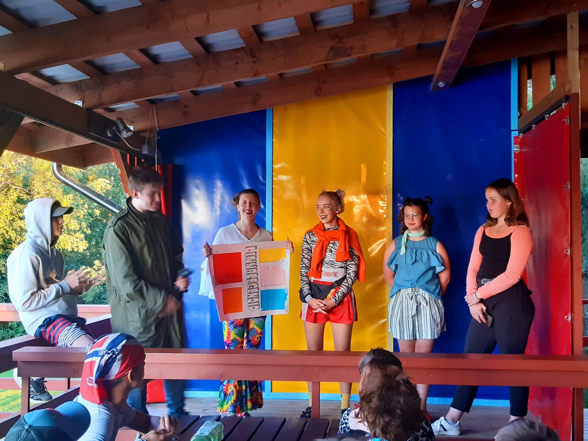 Megalahe keelelaager, kuhu tahetakse tagasi