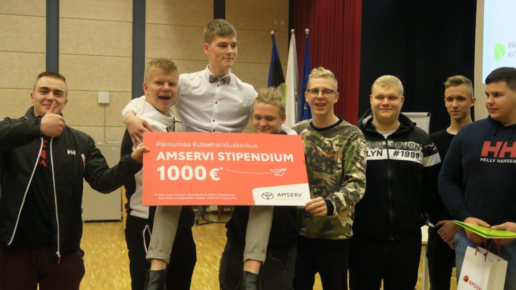 Amserv sõlmis Pärnumaa KHK õpilasega stipendiumilepingu
