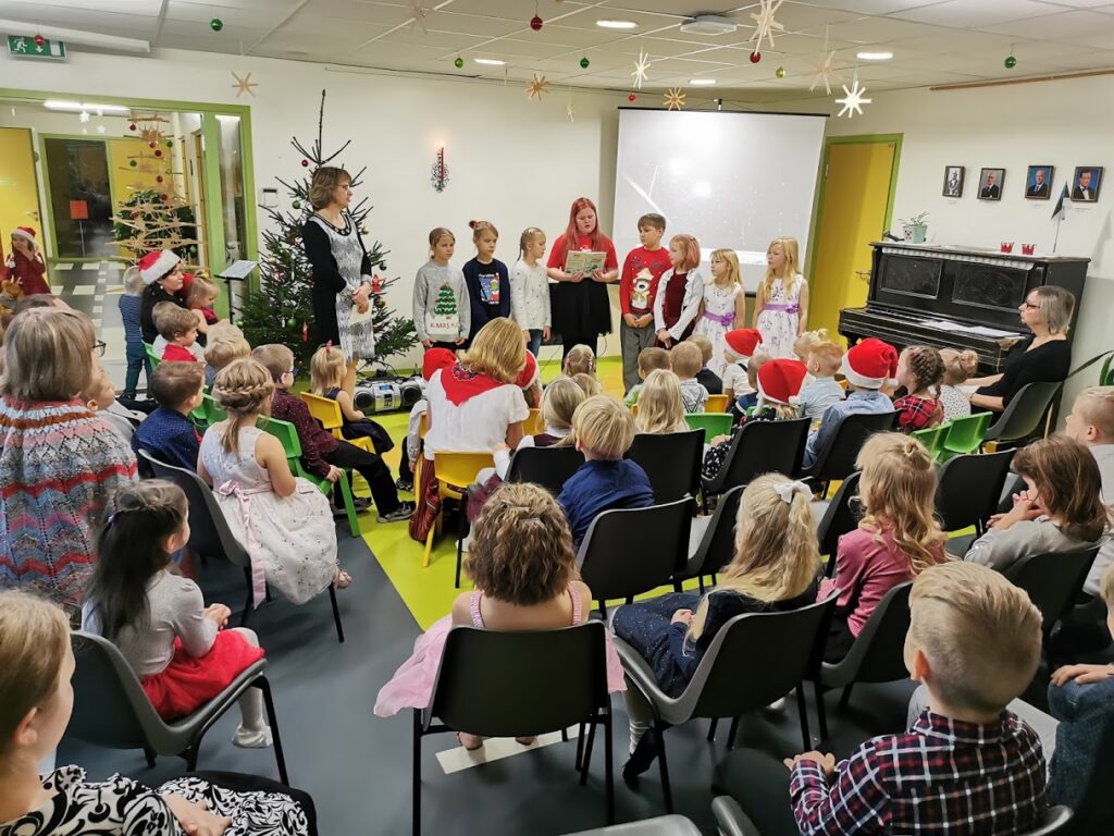 Lindi lapsed läksid kaugõppele jõulumeeleolus