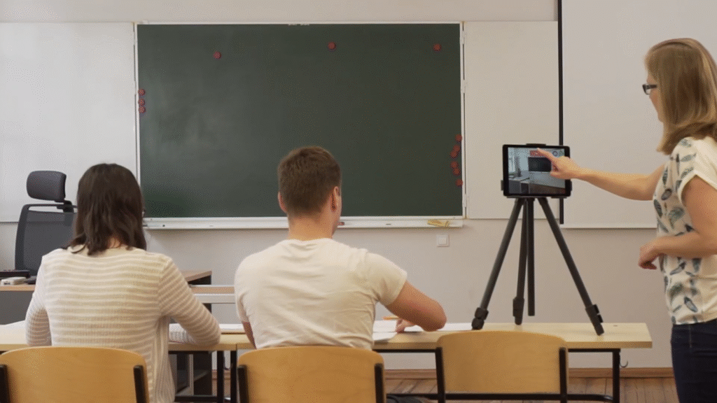 Naeratage, teid jälgib kaamera!