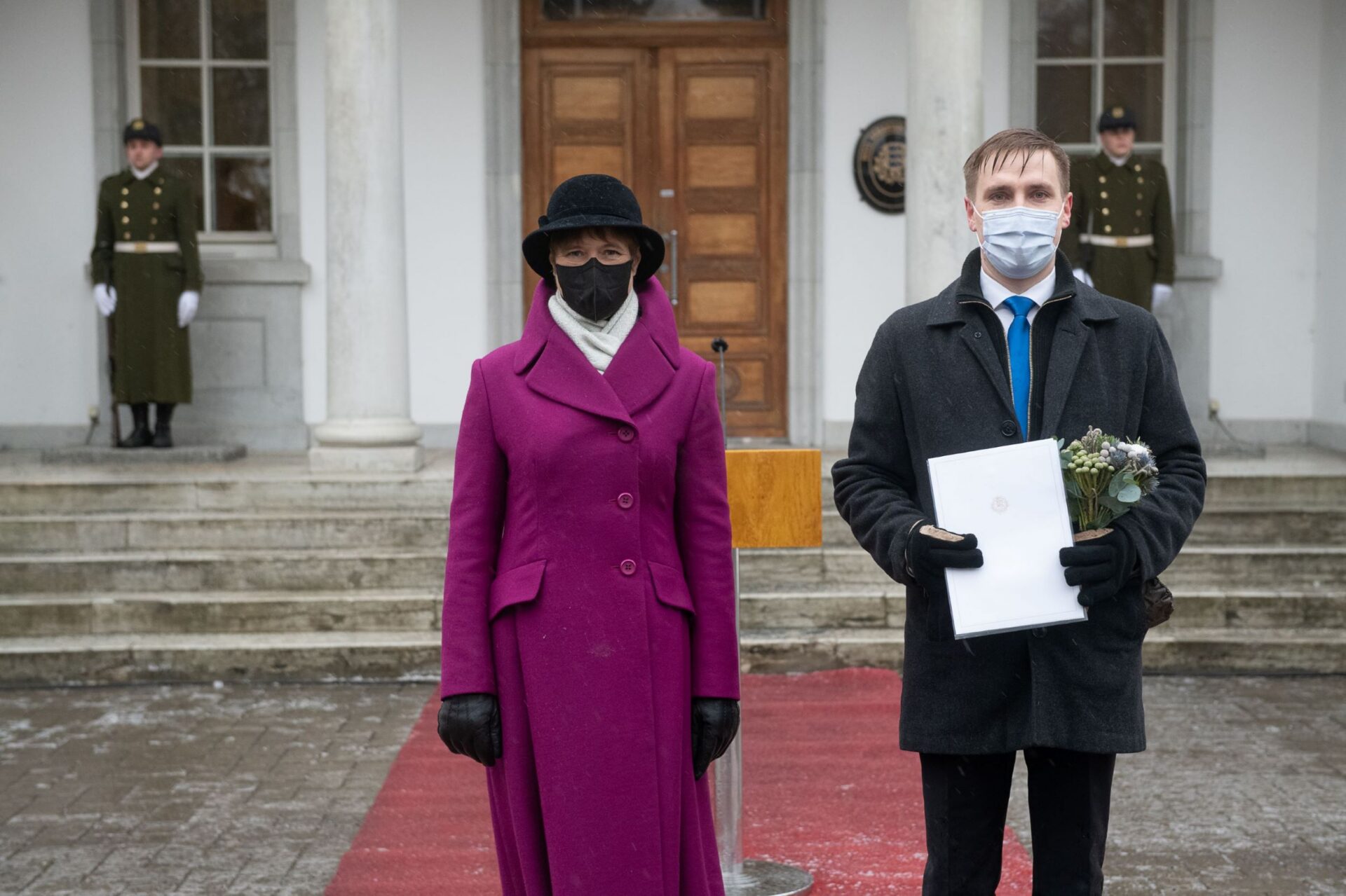 President Kaljulaid andis Kadriorus üle noore teadlase preemiad