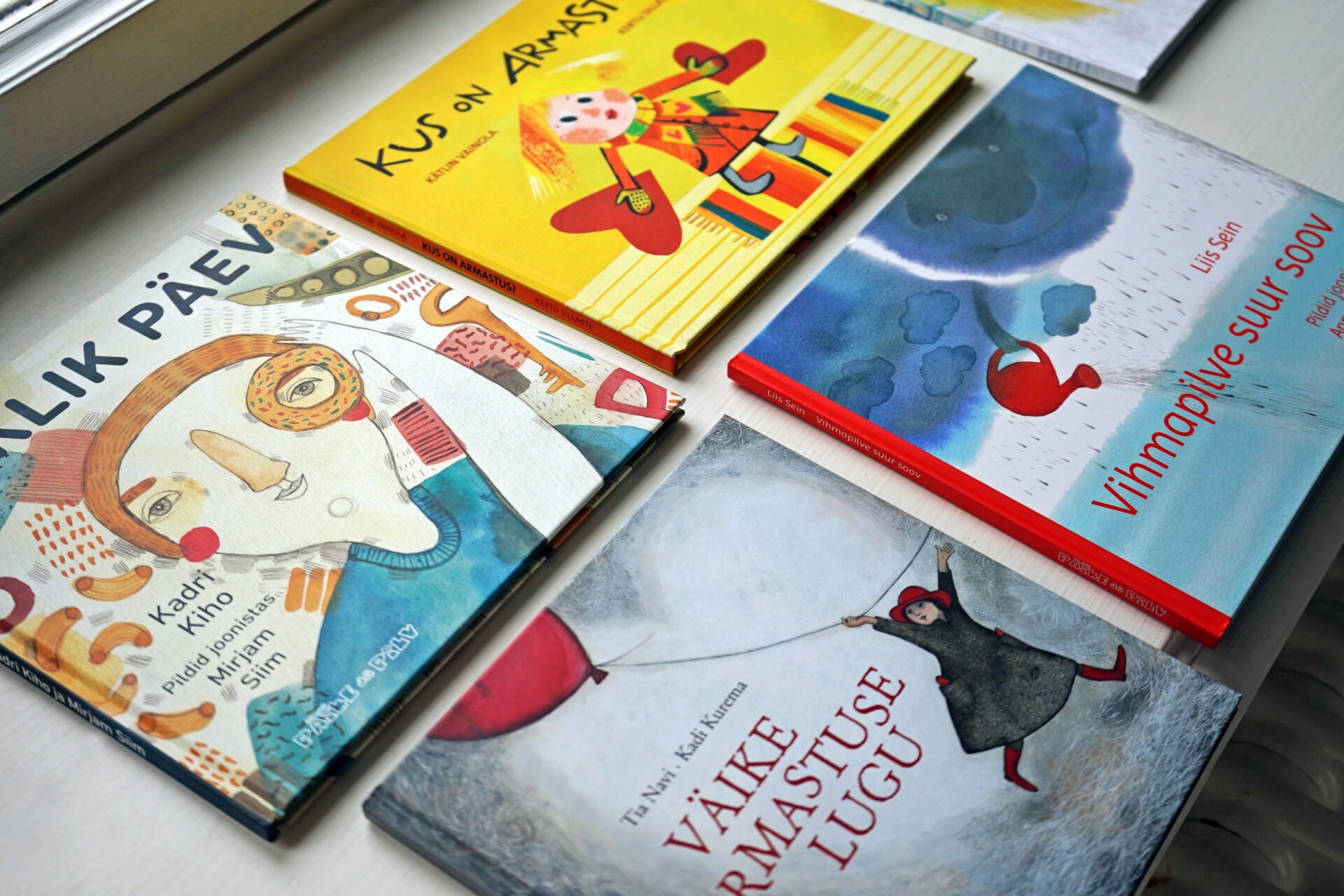 Põlvepikuraamatu konkurss ootab käsikirju