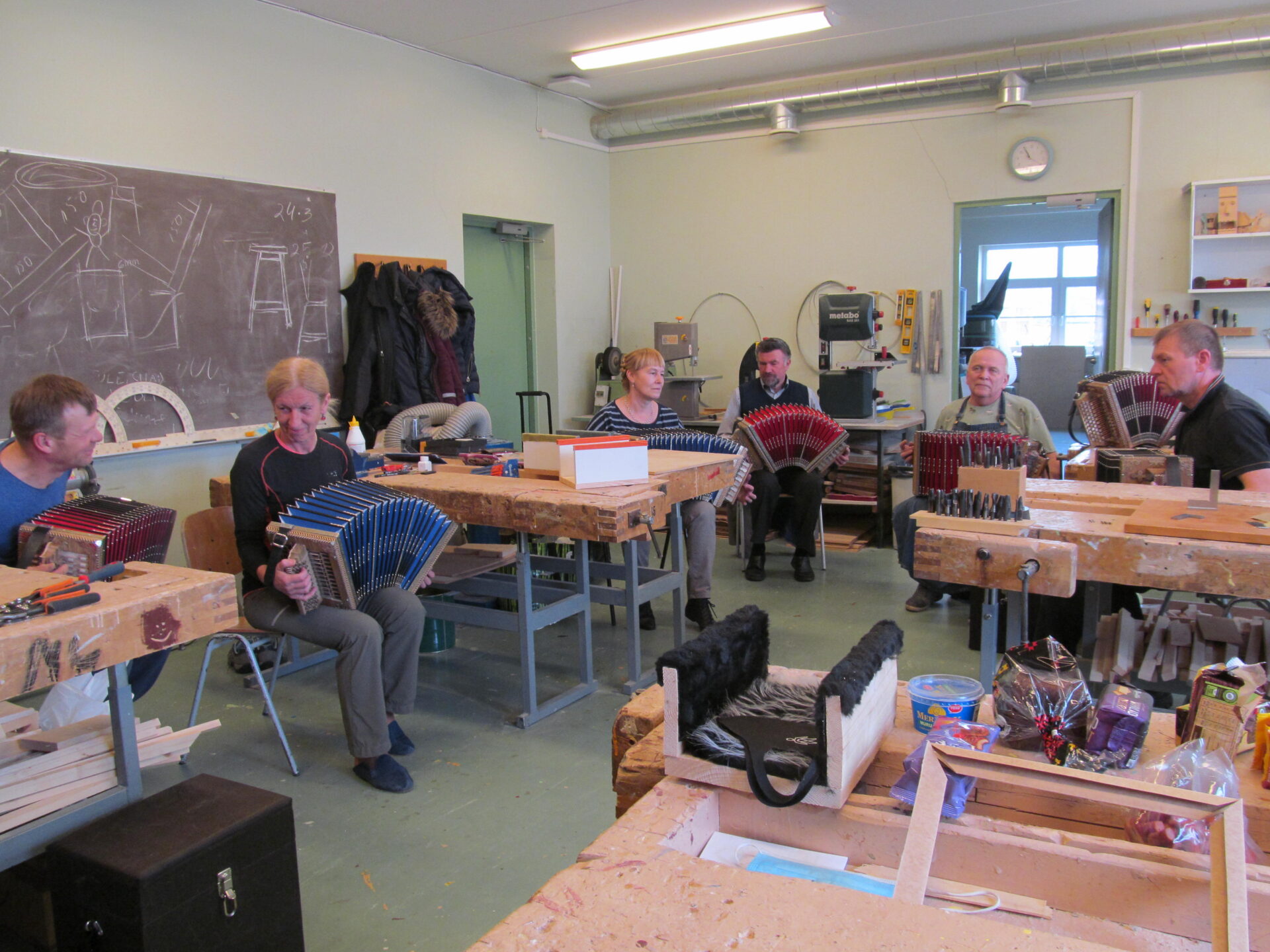 Jõõpre koolis kõlasid lõõtsahelid