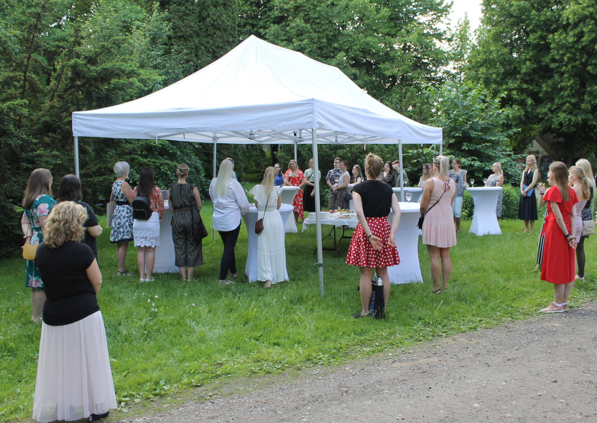 Ülikool tänas vabatahtlikest abiõpetajaid