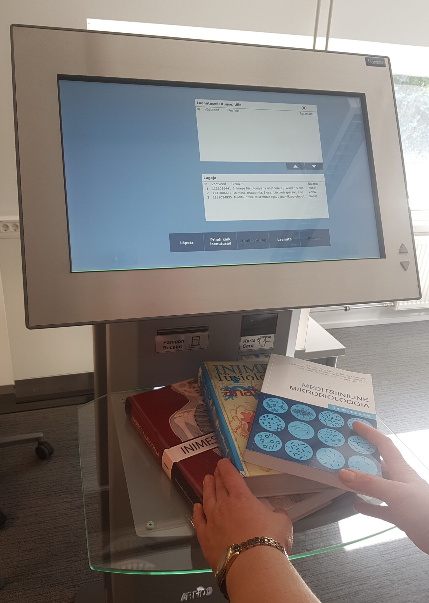 Pandeemia pani raamatukogutöötajad raamidest välja astuma