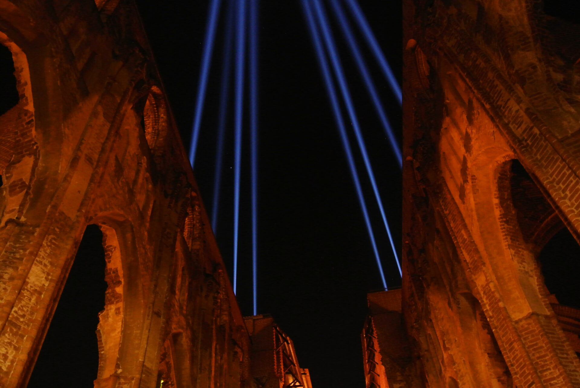 Tartu Ülikooli muuseum pakub detsembris maagilist jõuluprogrammi „Toomkiriku saladuste radadel“