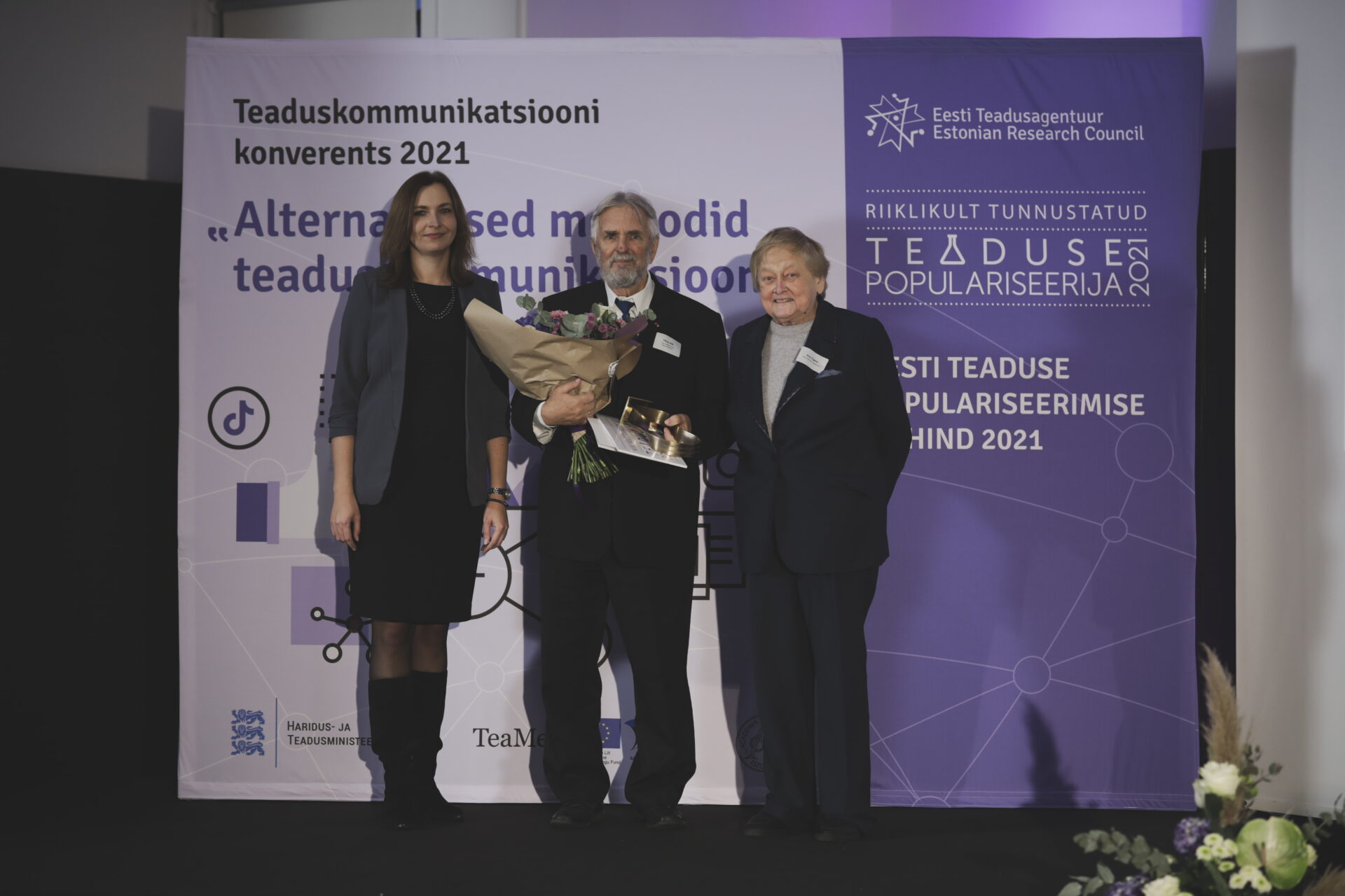 Eesti teaduse populariseerimise elutööpreemia pälvis astronoom Tõnu Viik