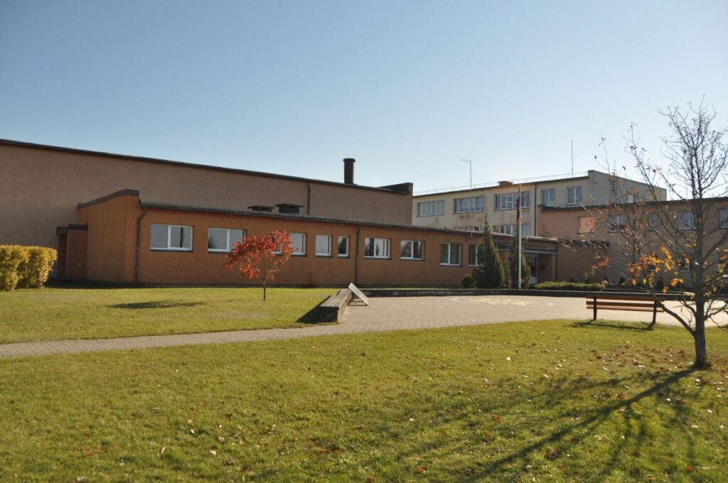 Läti maakool lähivaates: abi otsitakse nii naabritelt, valitsuselt kui lõkketulest