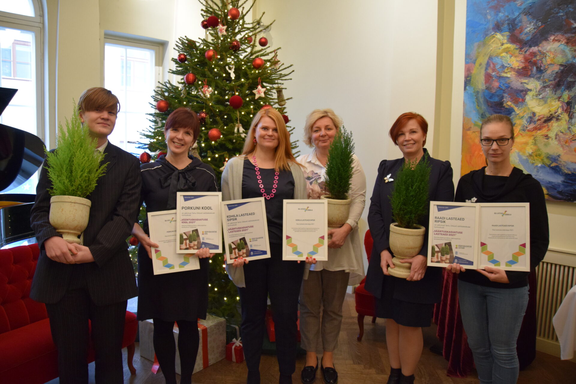 Väärtuskasvatuse rändkarikad läksid Tapa, Tartu ja Kohila valla haridusasutustesse