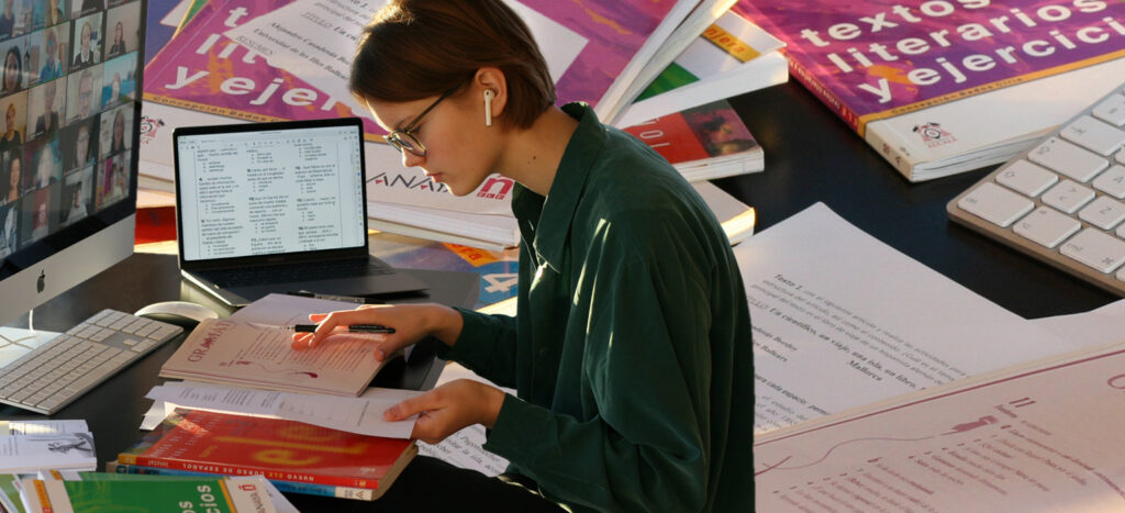 Ekraani taga on inimene. Kohanemine kaosega võõrkeeleõppes