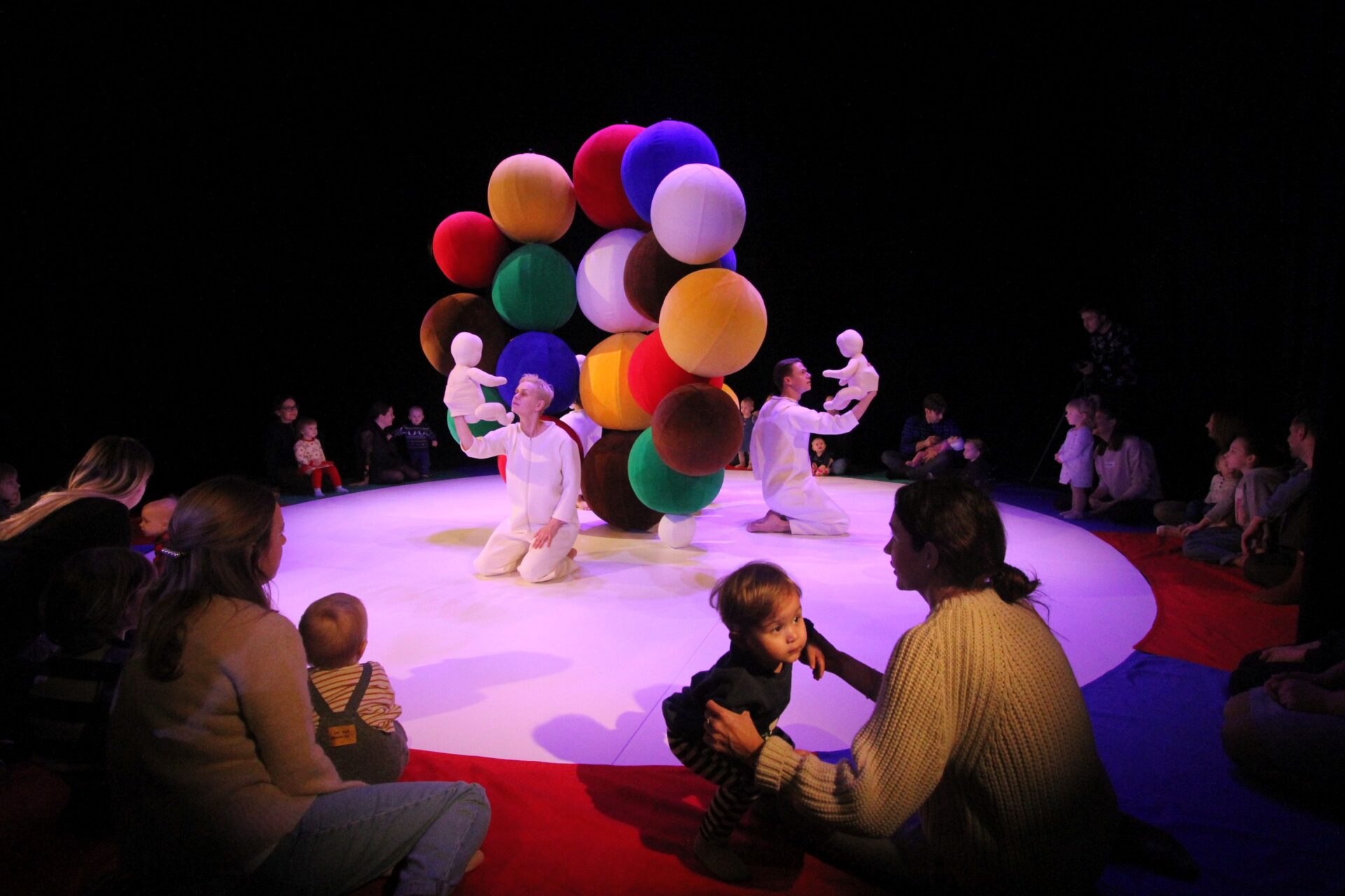 Eesti Noorsooteater soovitab