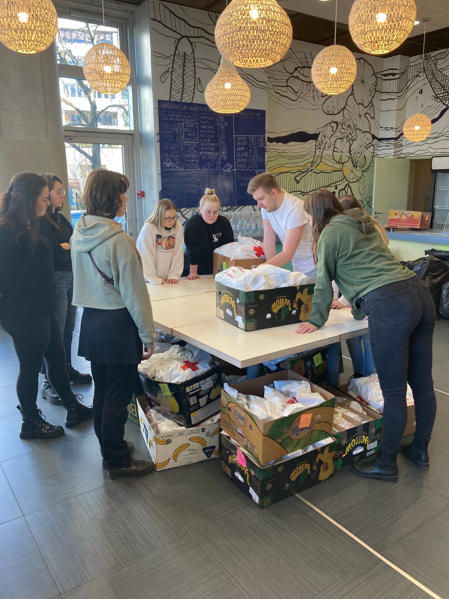 Tallinna Ülikooli üliõpilased kutsuvad ettevõtteid koostööle Ukraina sõjapõgenike abistamiseks