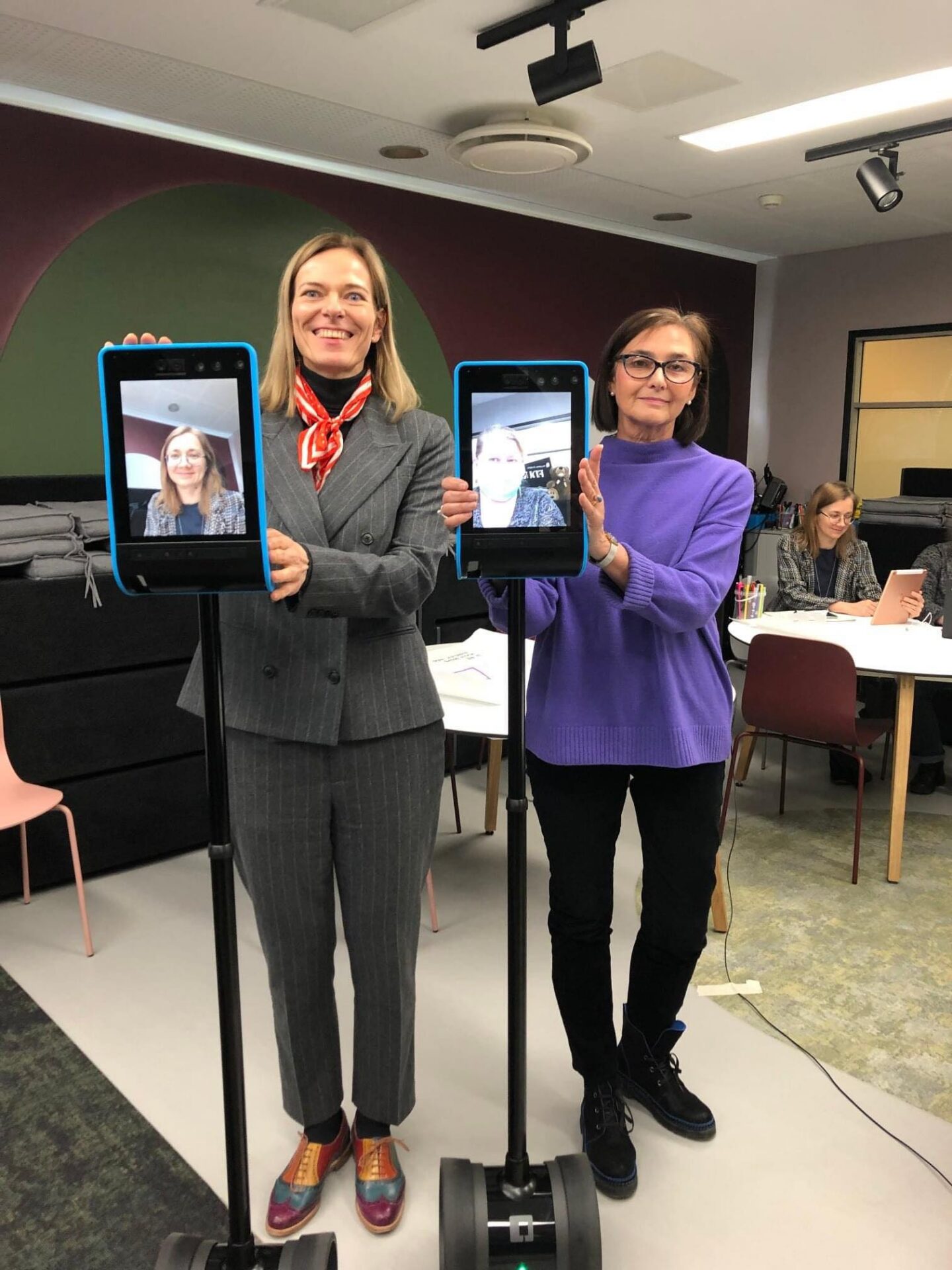 Täna lähen tundi robotina …