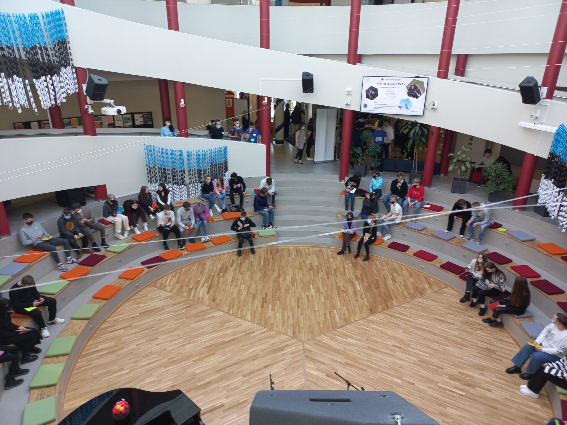 Ida-Virumaa Hariduskopter lendab kõrgelt 