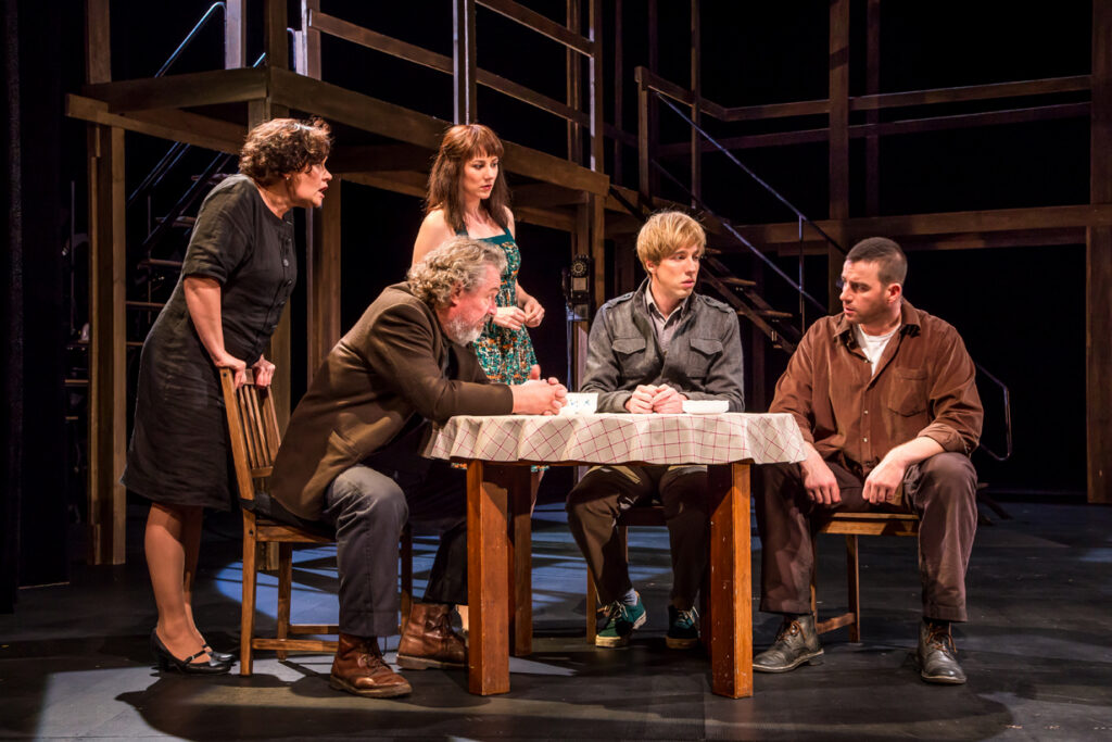 Endla Teater pakub lastele seiklusi ja noortele mõtlemisainet 