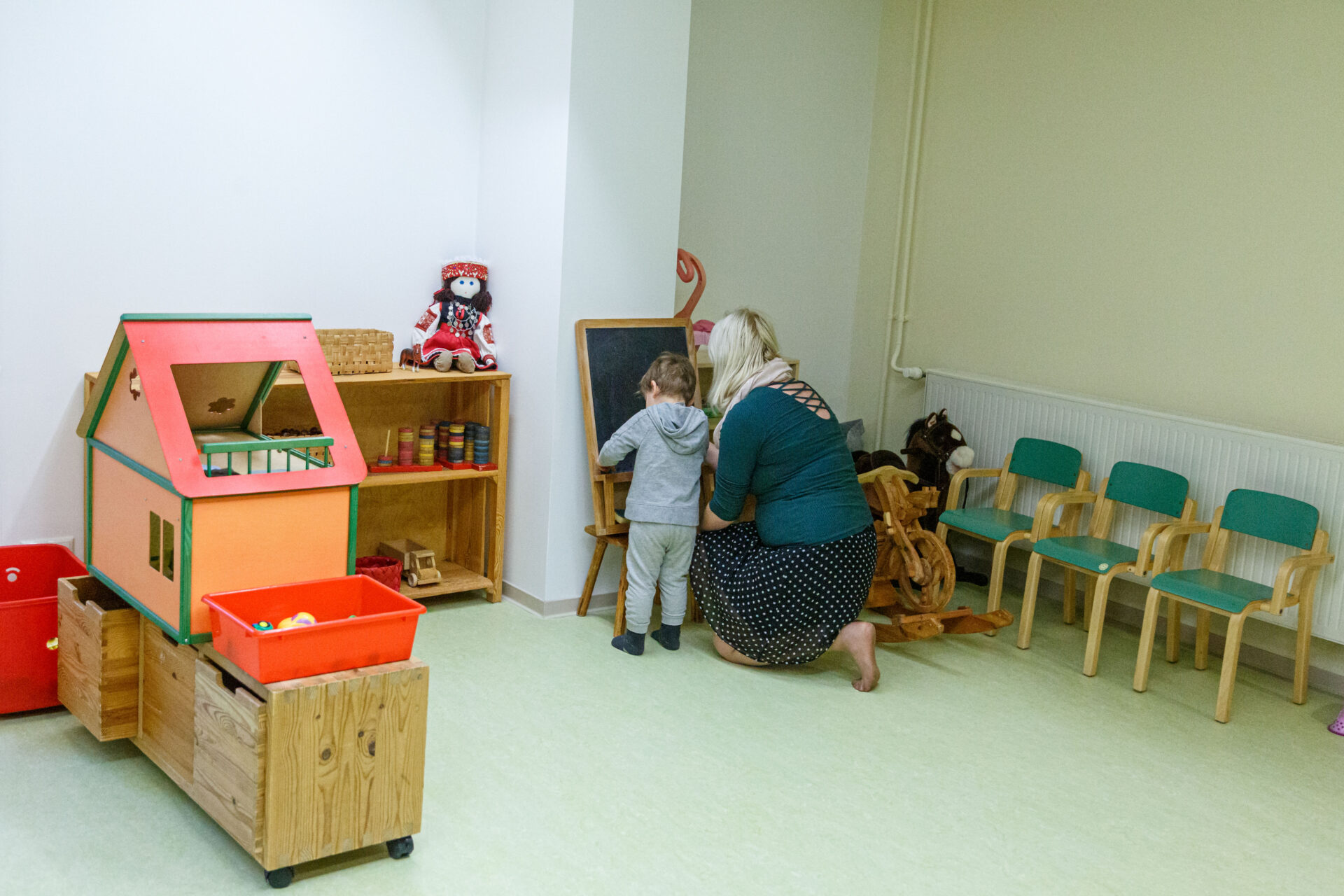 Lasteaiaõpetajate nappus muudab rühmades töökorraldust 