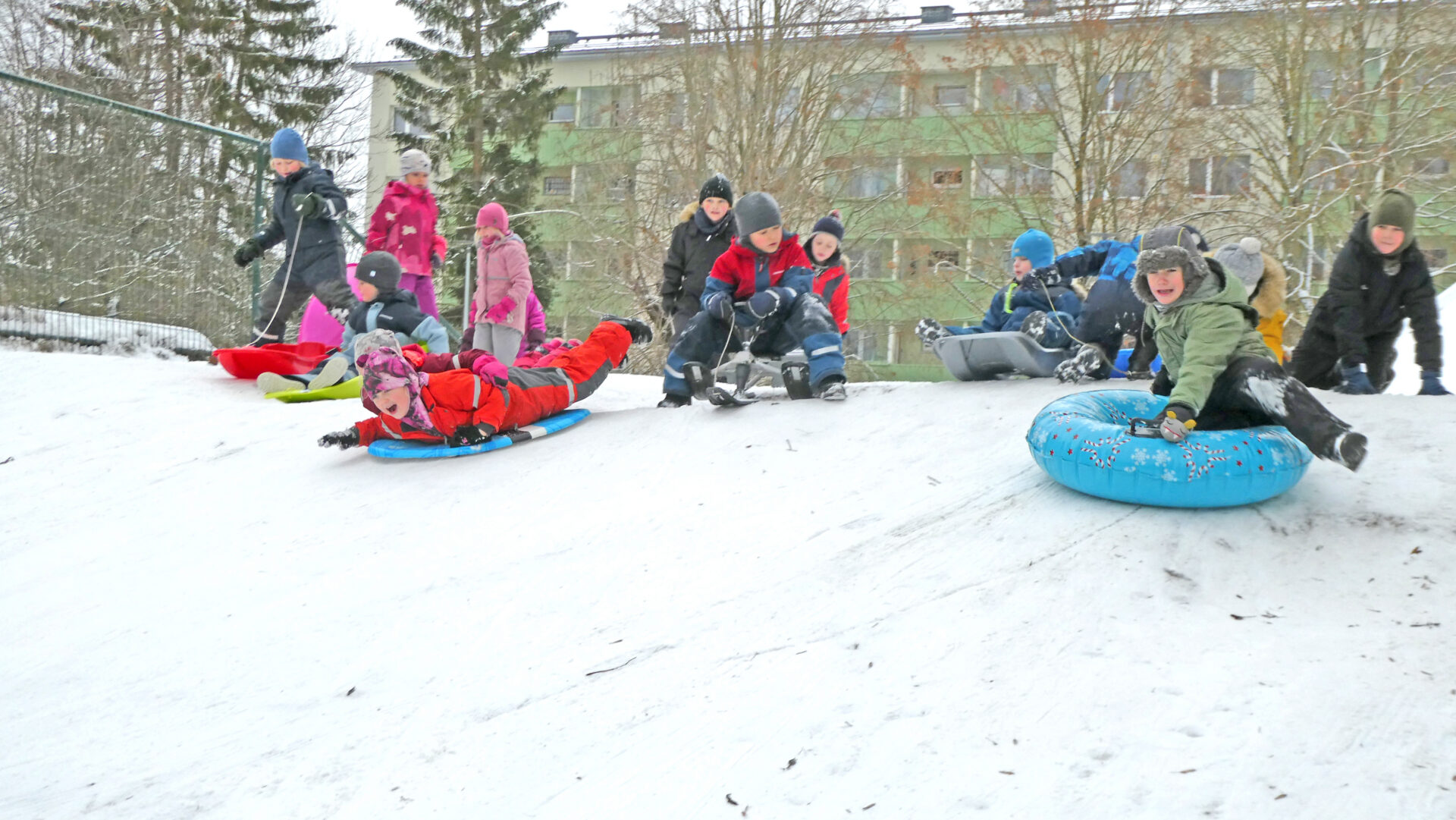 Talvel mänguväljakul?