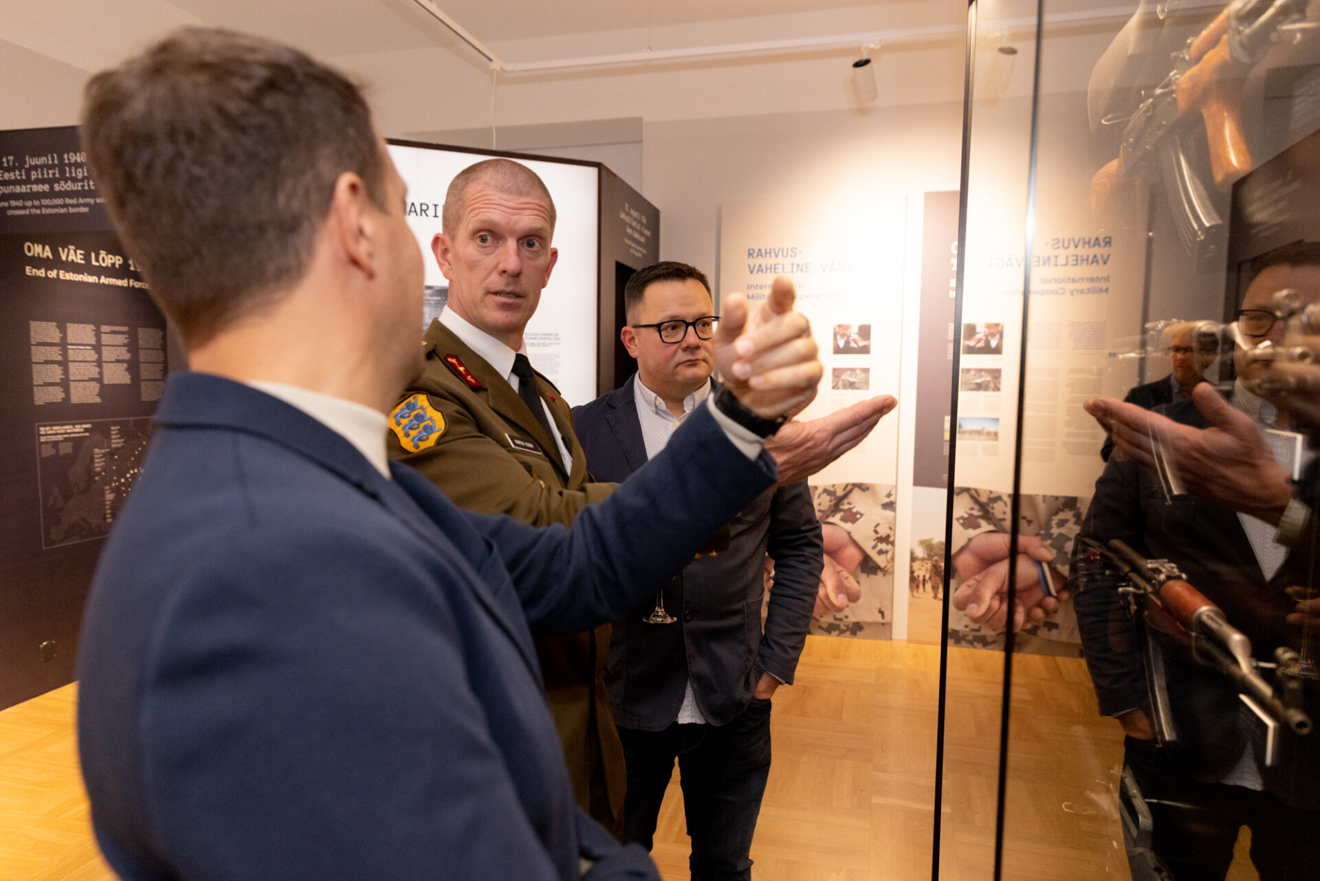 Sõjamuuseumi uus püsinäitus kutsub avastama Eesti riigikaitse ajalugu