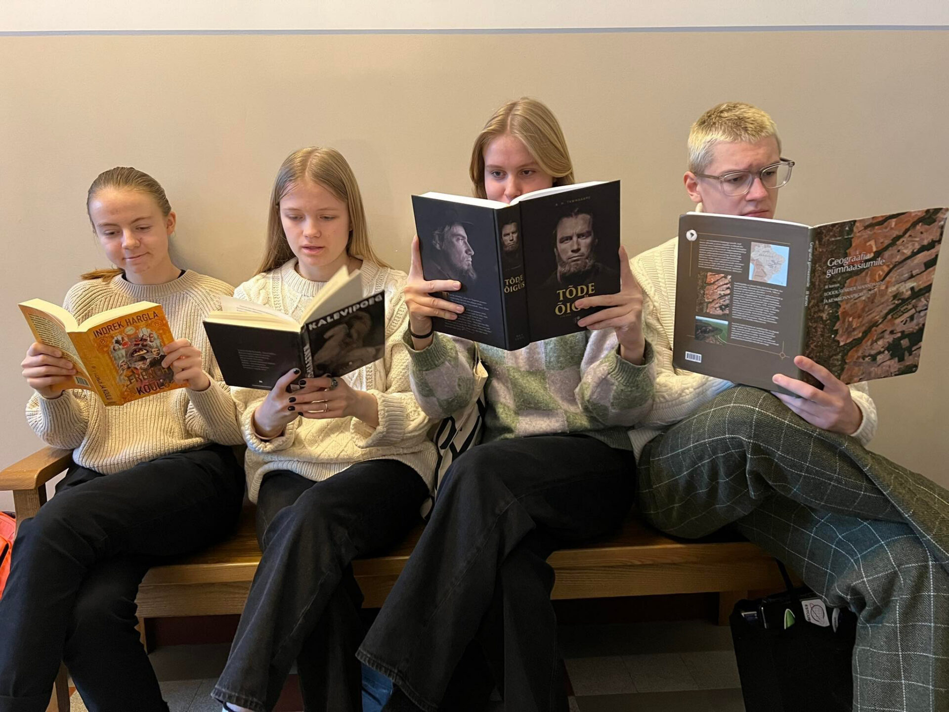 Koolid tähistasid eesti kirjanduse päeva