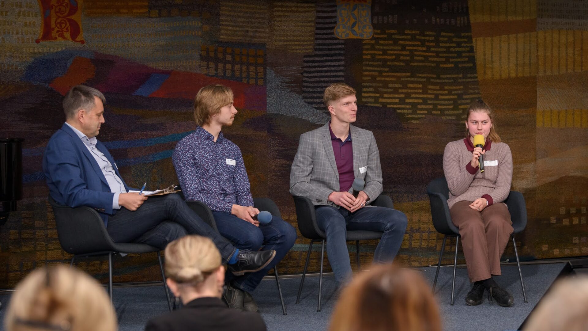 Küsigem noortelt nõu andepoliitika kohta