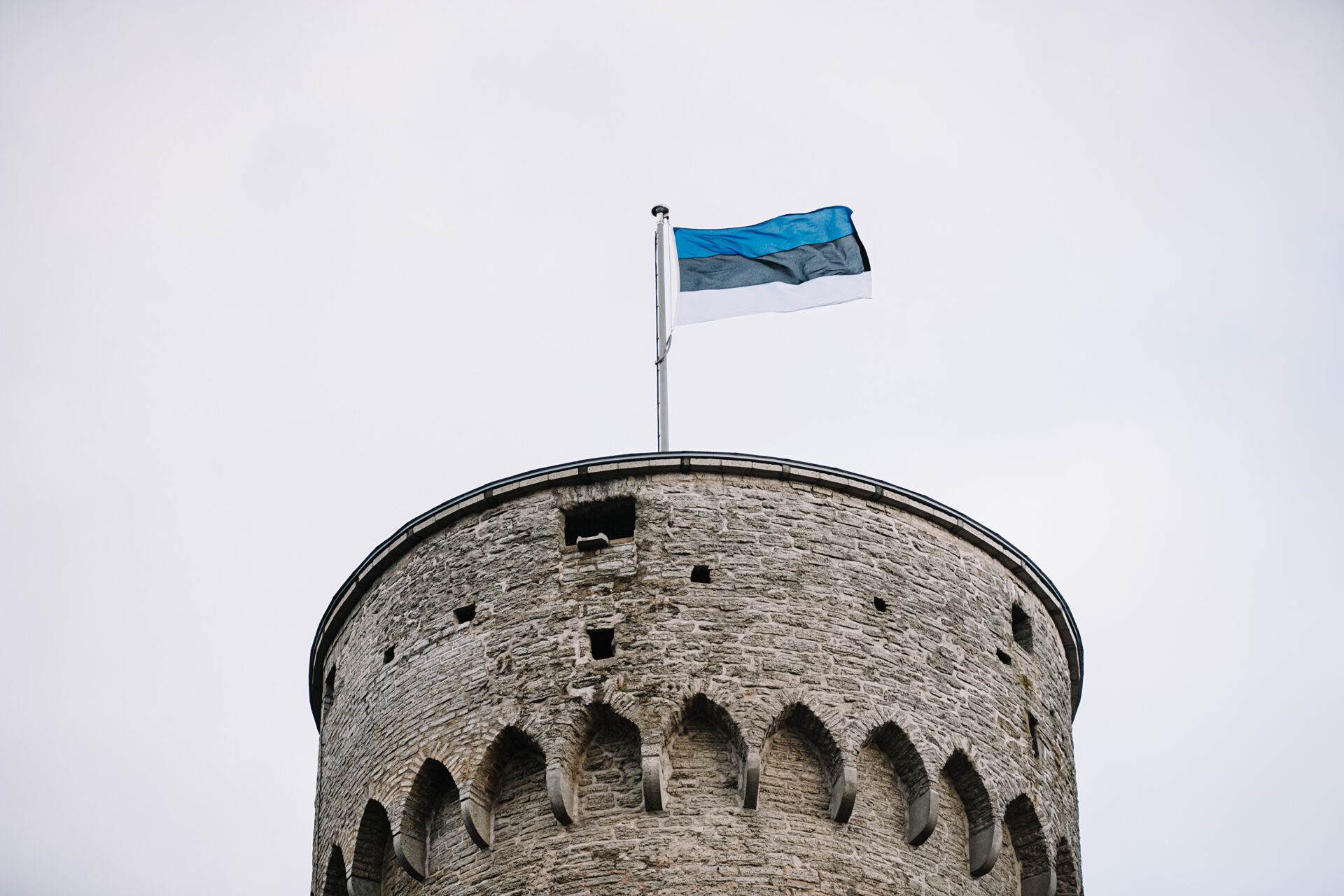 Kuidas tähistavad koolid Eesti Vabariigi 105. sünnipäeva?