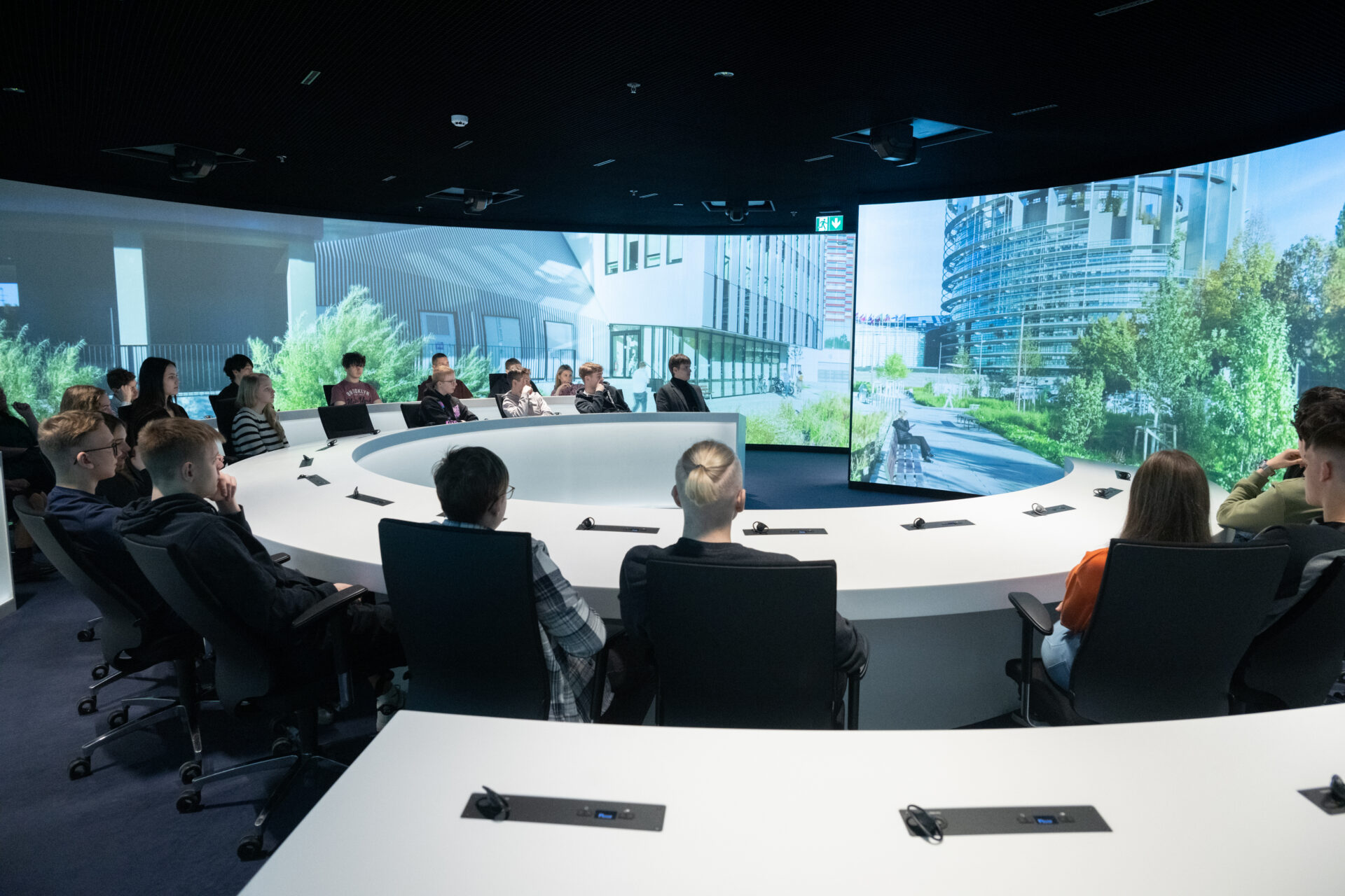 Euroopa Parlamendi tööd jäljendav matkemäng – kõik toimub nagu päriselt 