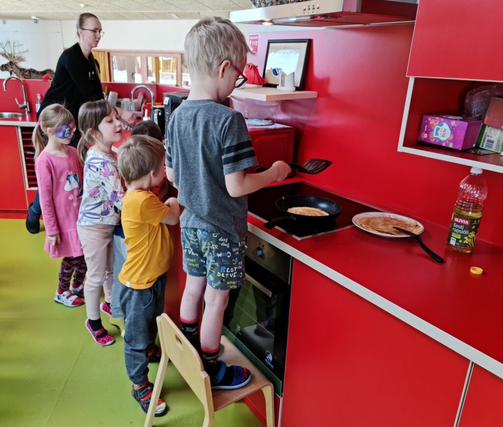 Kiigepõnnidele meeldib õppida ja avastada