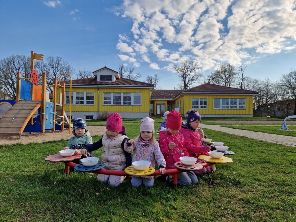 Lasteaed, mis paikneb kolmes majas, kuid on väärtustelt üks