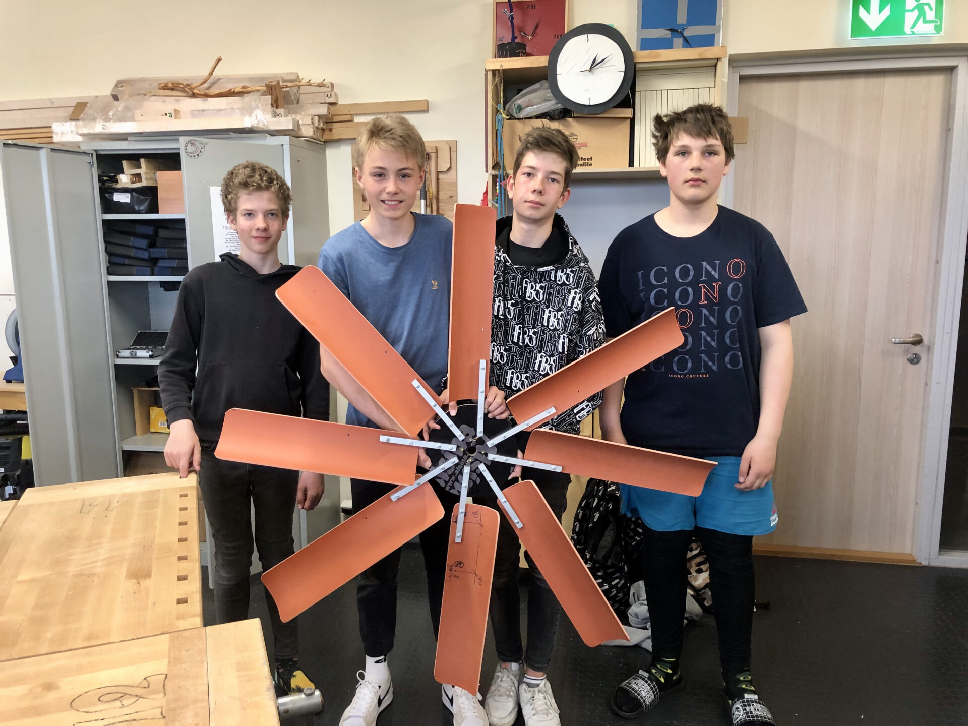 Tuuleiilist elektriks – aga kuidas? Muraste kooli poisid teavad!