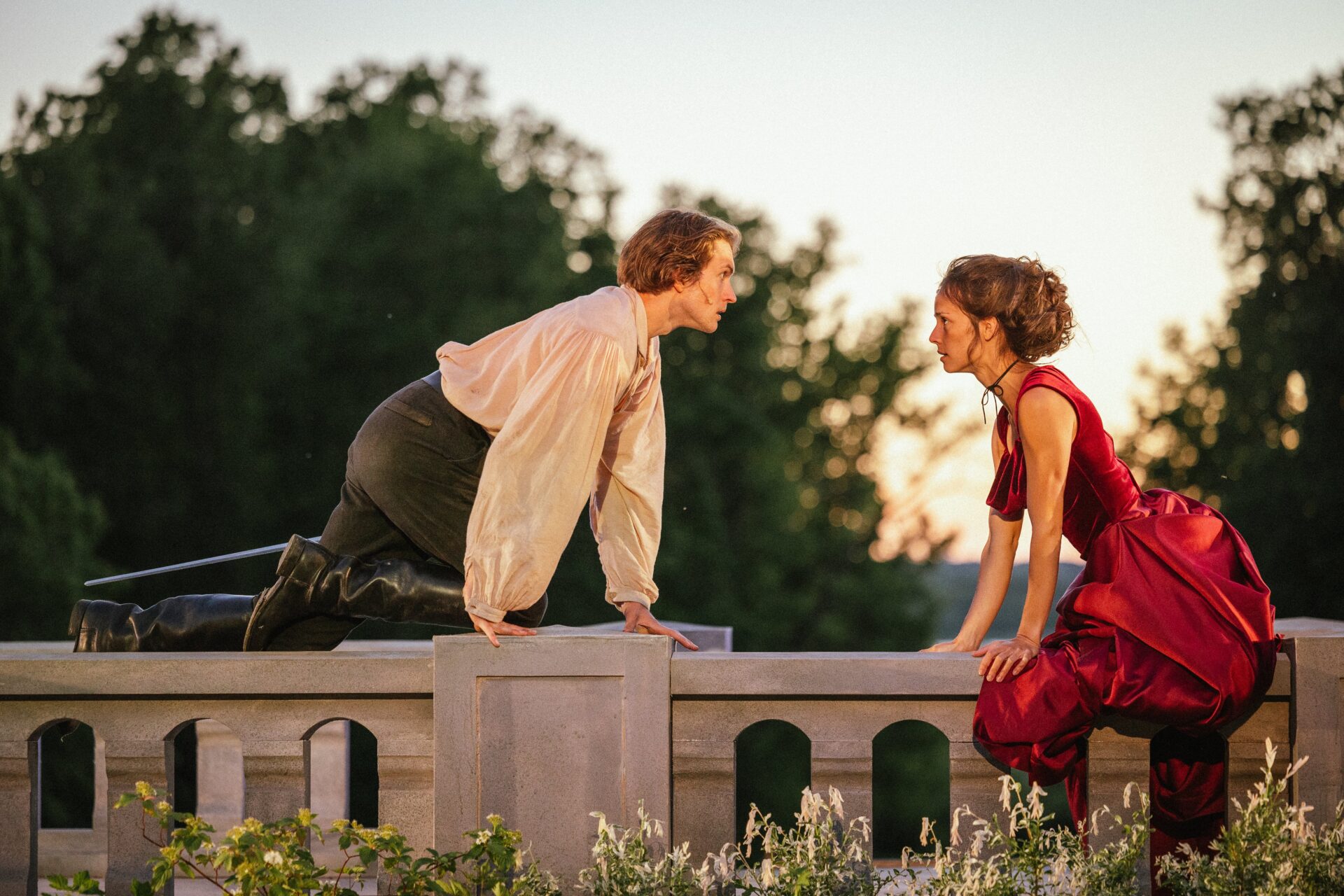 Ugala suvelavastuse „Kolm musketäri“ eripakkumine koolidele