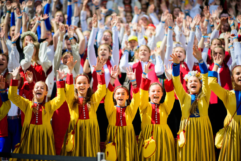 Laulu- ja tantsupidu on suure pere taaskohtumine