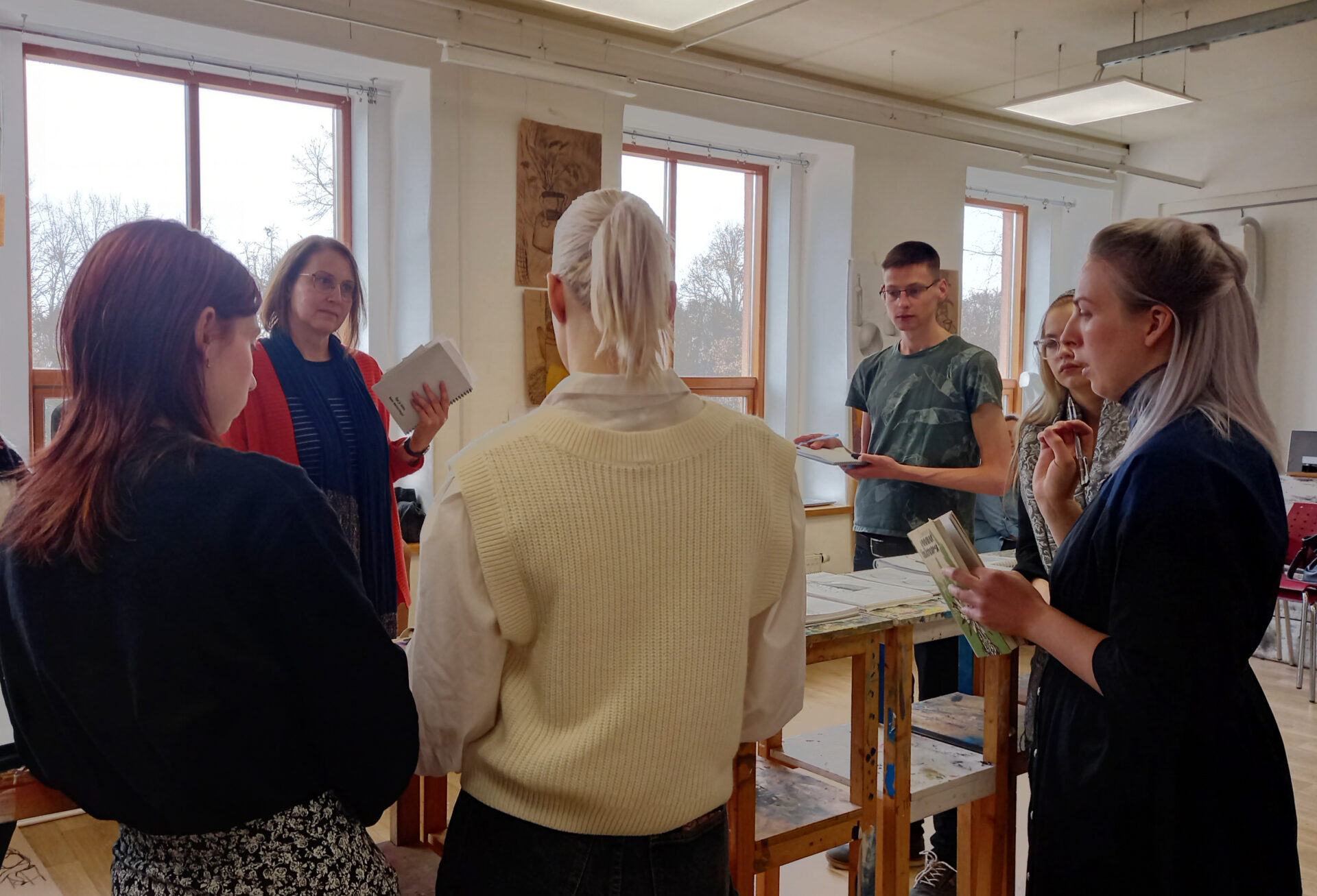 Hollandlane õpetab kunstikoolis ukrainlastele eesti keelt