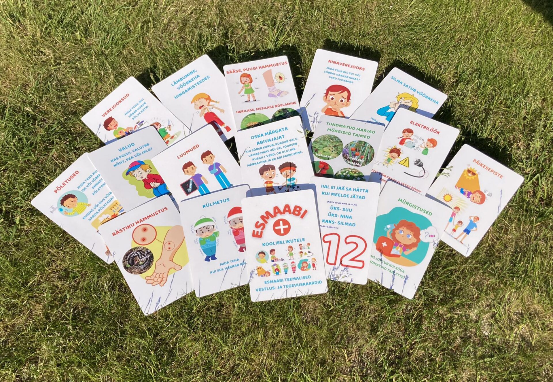 Tudengite loodud vestlus- ja tegevuskaardid õpetavad lasteaialastele esmaabi põhitõdesid