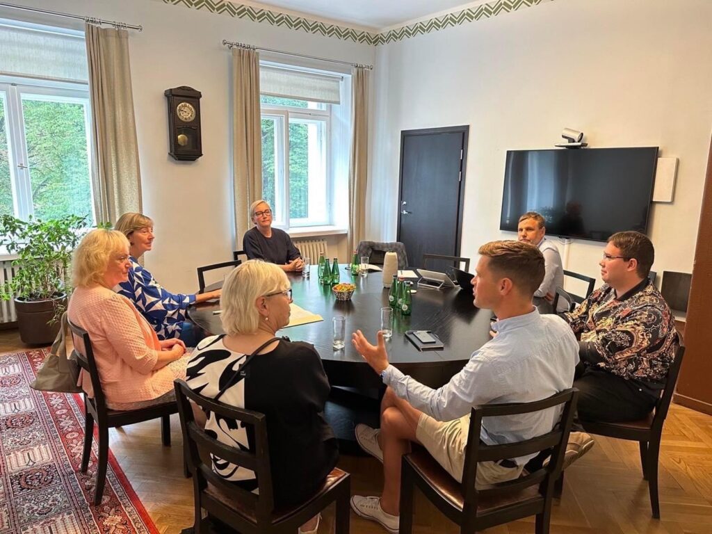 Töövarjuna ministri juures