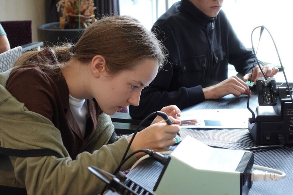 Noorte teadusmaleva tööd toetavad kosmoseteadlasi