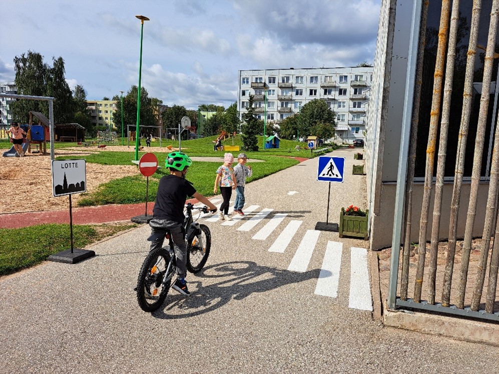 Tartu lasteaed Lotte kutsub ohutult liiklema