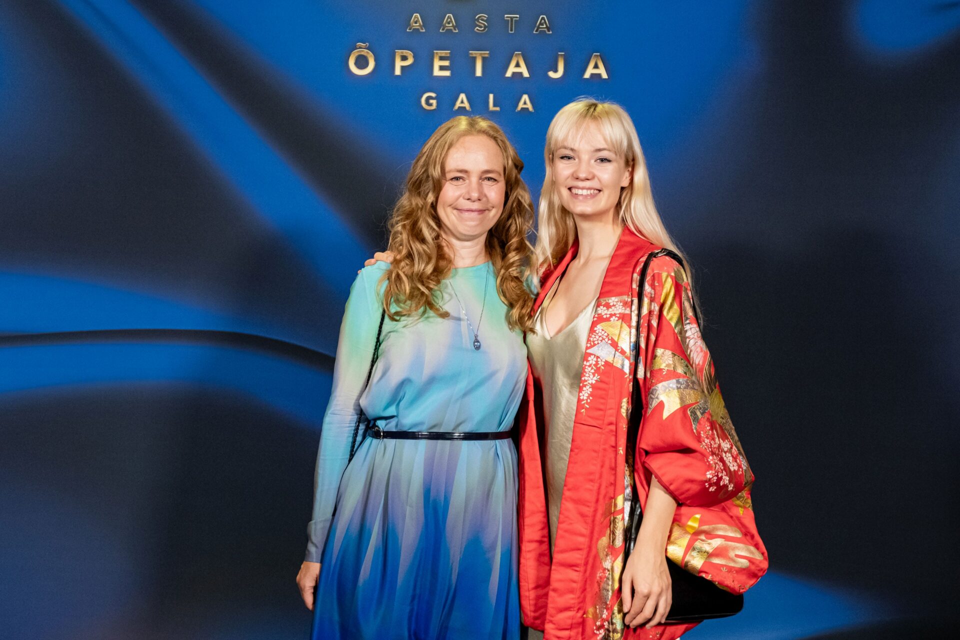 KAHEKÕNE ⟩ Tütar küsib, ema vastab. Ja vastupidi