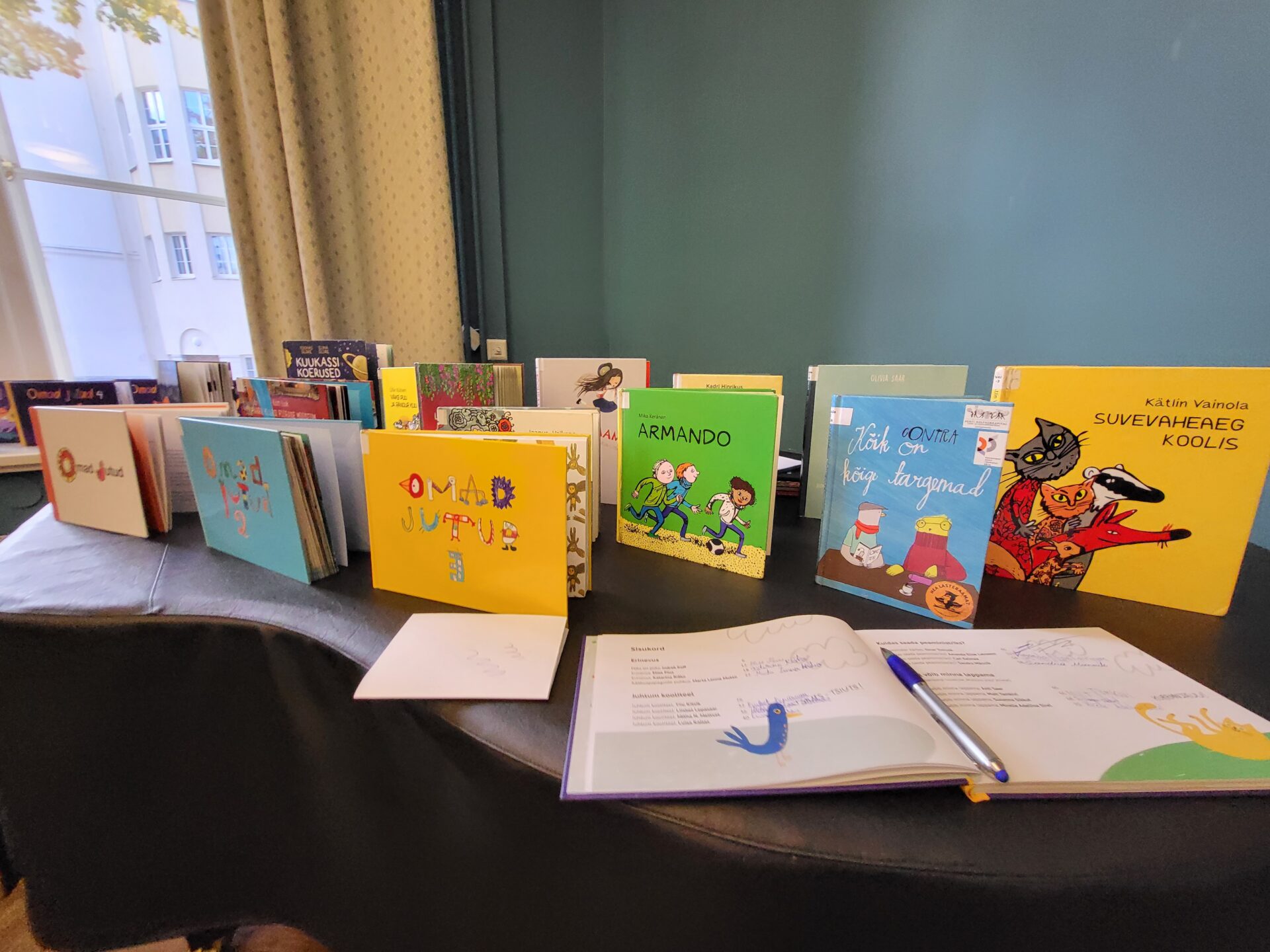 Raamatukogu kingib kõikidele Tallinna esimese klassi õpilasele raamatu