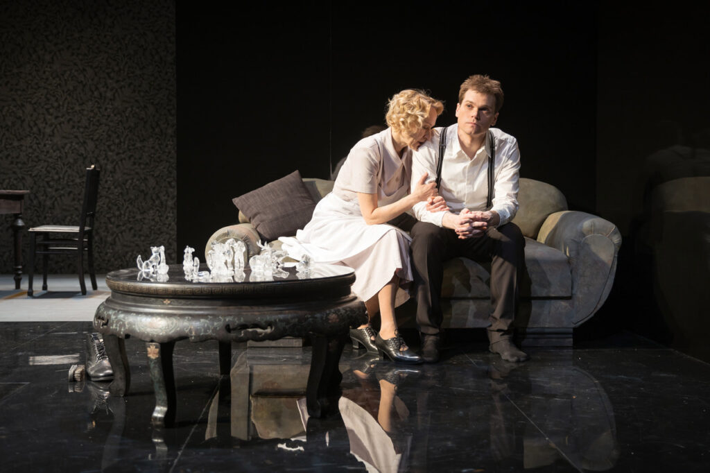 Noorsooteatri sügis toob lavale lood kasvamisest ja eneseületusest