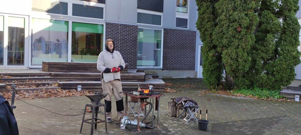 Kutsu külla sepp koos mobiilse sepikojaga!