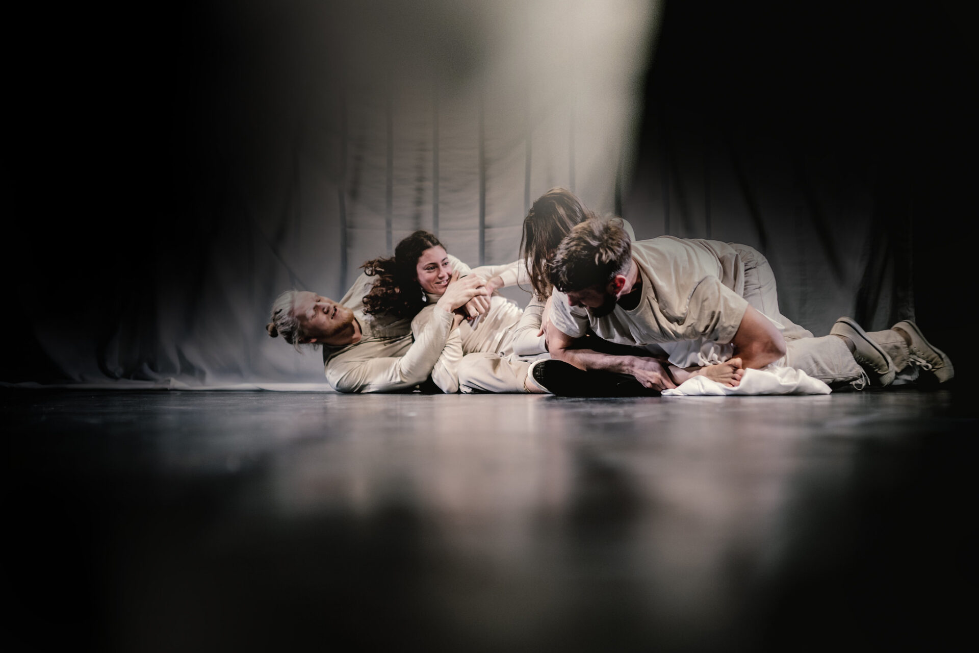 Gümnasistidega Tartu Uude Teatrisse