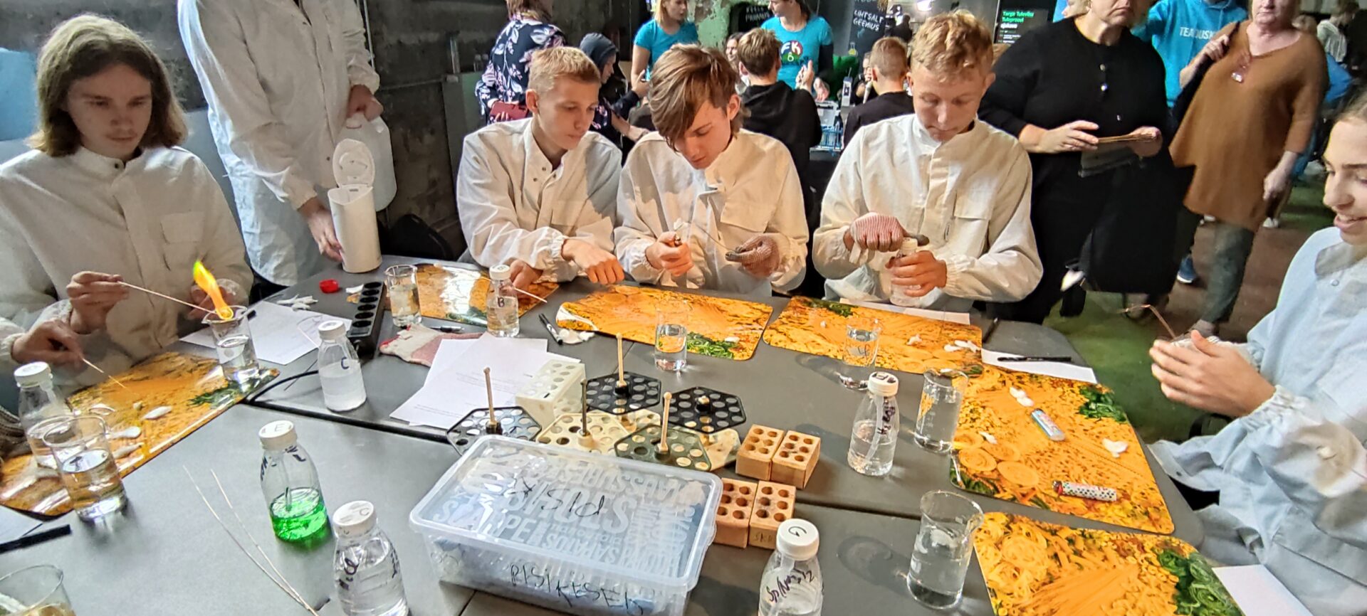 Kus füüsika ja keemia kokku saavad?