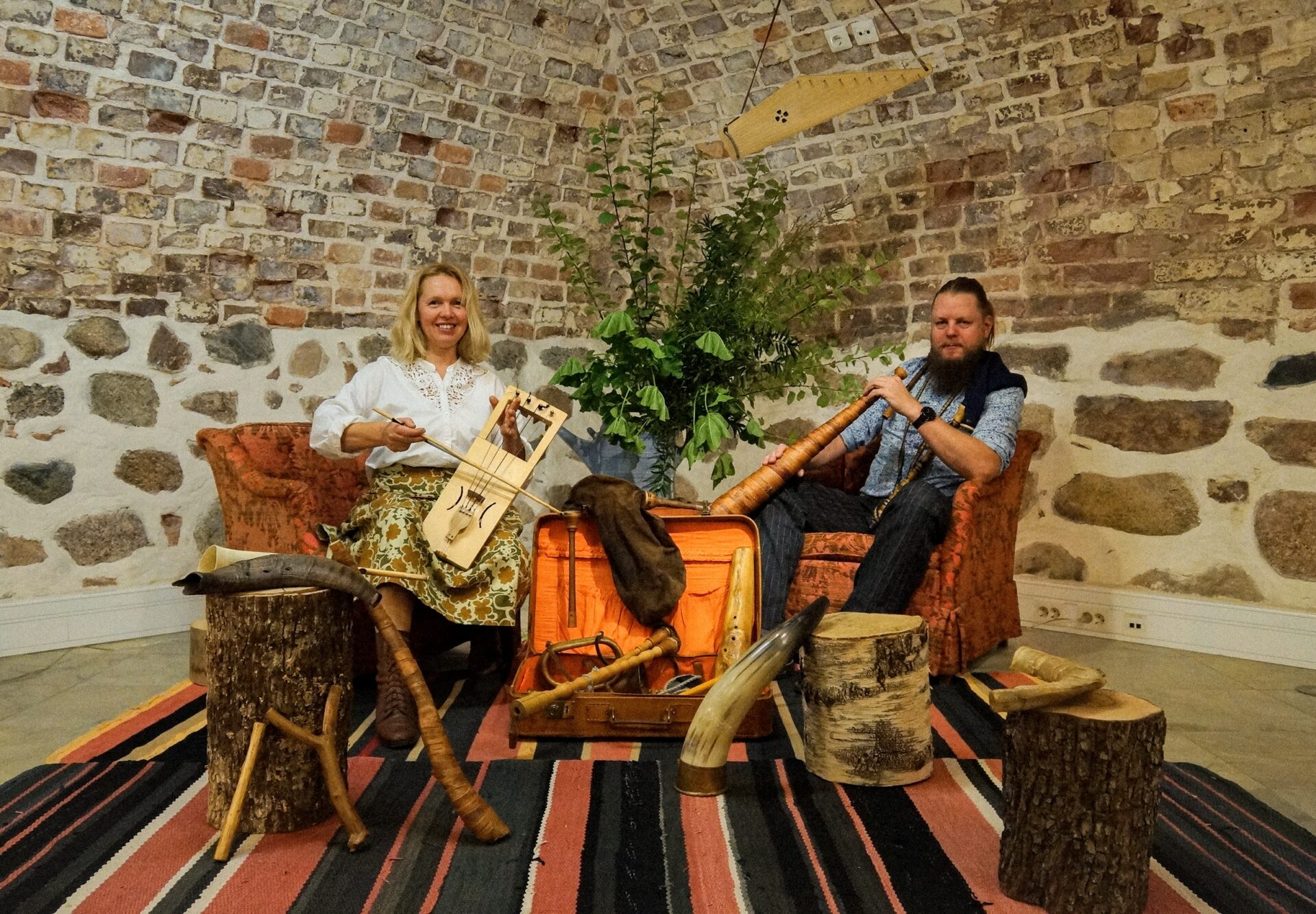 Klassi ja haridustöötajatega Viljandisse Eesti Pärimusmuusika Keskusesse!