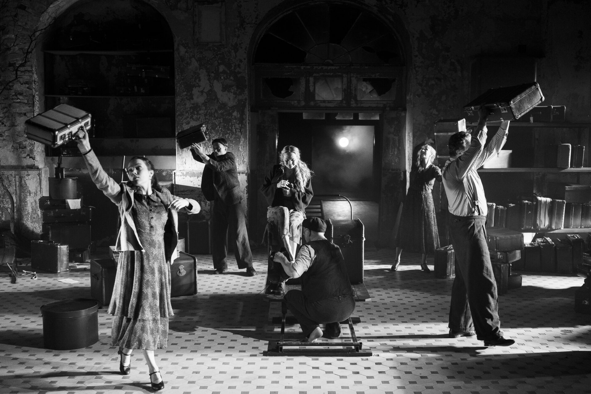 Noorsooteatri kevadhooaeg julgustab vaatajat uurima ja küsima