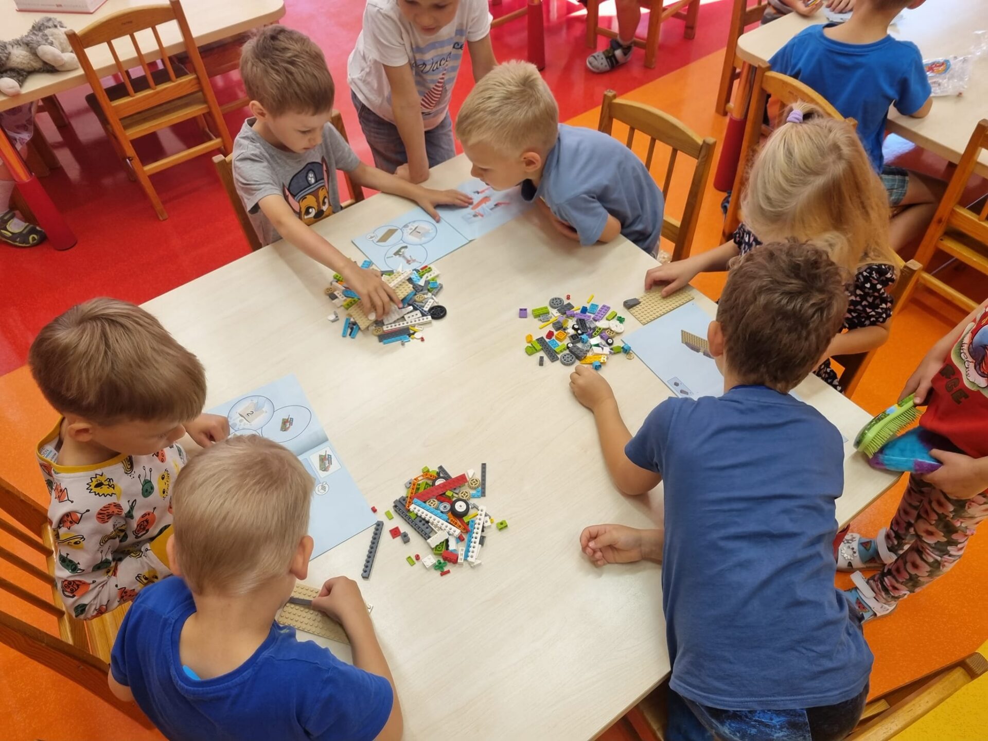 Juhendmaterjalid aitavad lasteaedadel ja lastehoidudel uuele &otilde;ppekavale &uuml;le minna