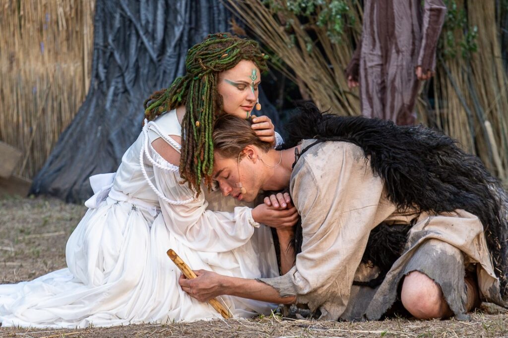 Vene Teatri suvelavastus „Mavka. Metsalaul“ vabaõhumuuseumis