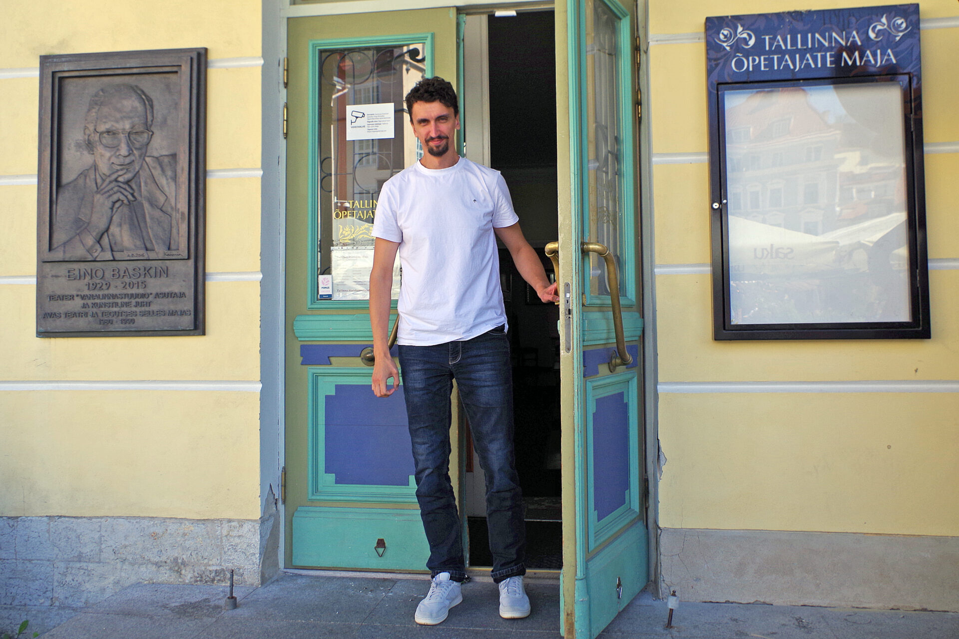 EESTIKEELSELE ÕPPELE ÜLEMINEK ⟩ Sadade õpetajate tulevik on nüüd koolijuhtide otsustada