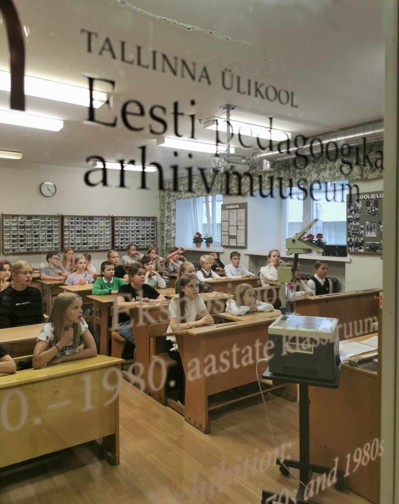 Väikesed kodu-uurijad pidasid tänupäeva ja alustasid 15. tegevusaastat