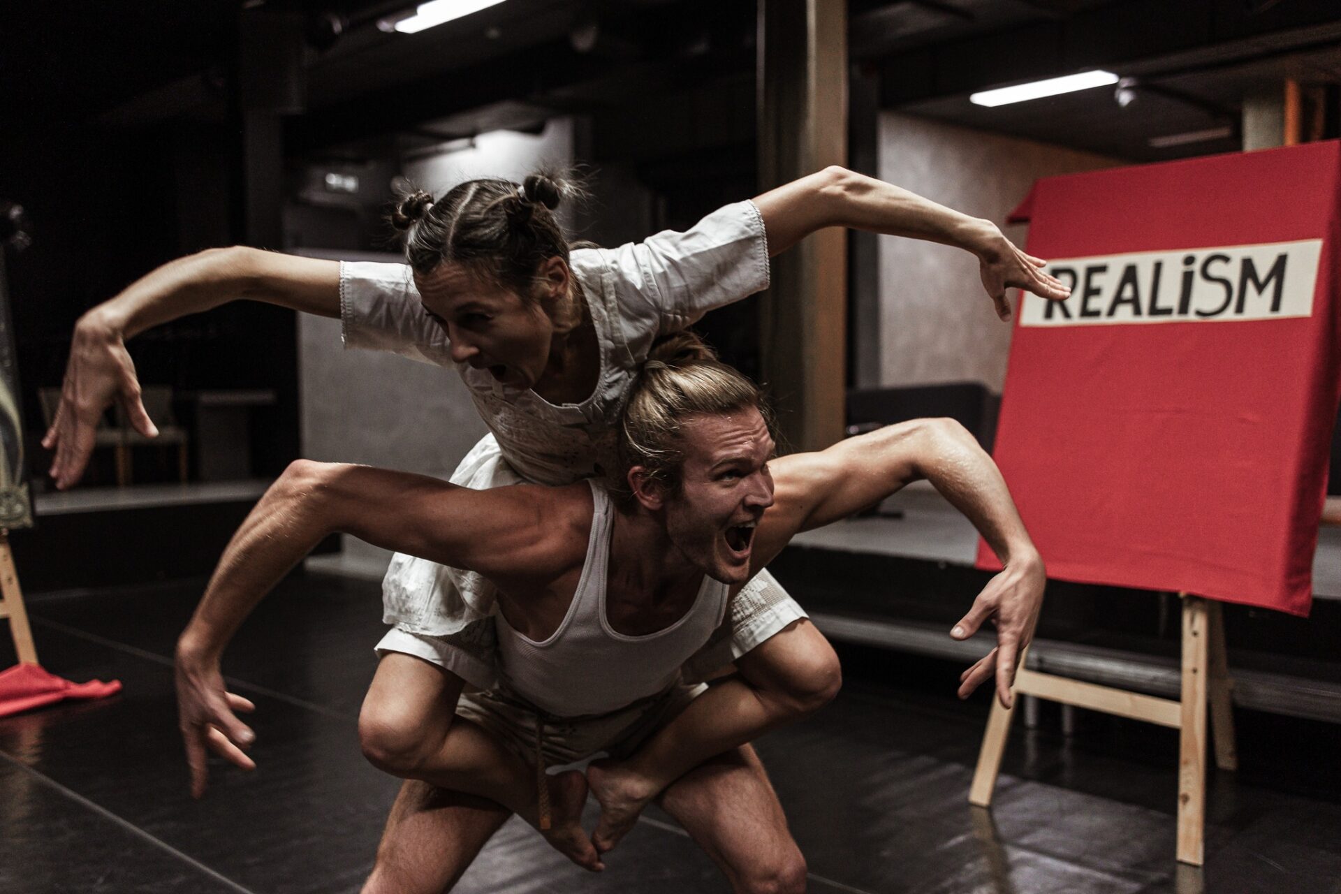 Ilieh teater astub sisse haridusasutustesse